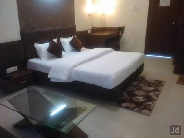 Hotel Ambrosia Kalyan Ngoại thất bức ảnh
